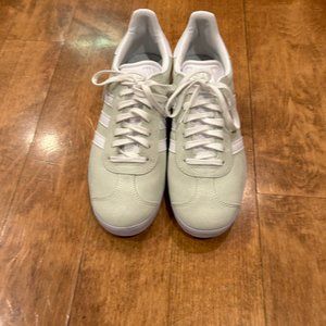 Adidas Gazelles, Womens 11, Mens 9, pistachio